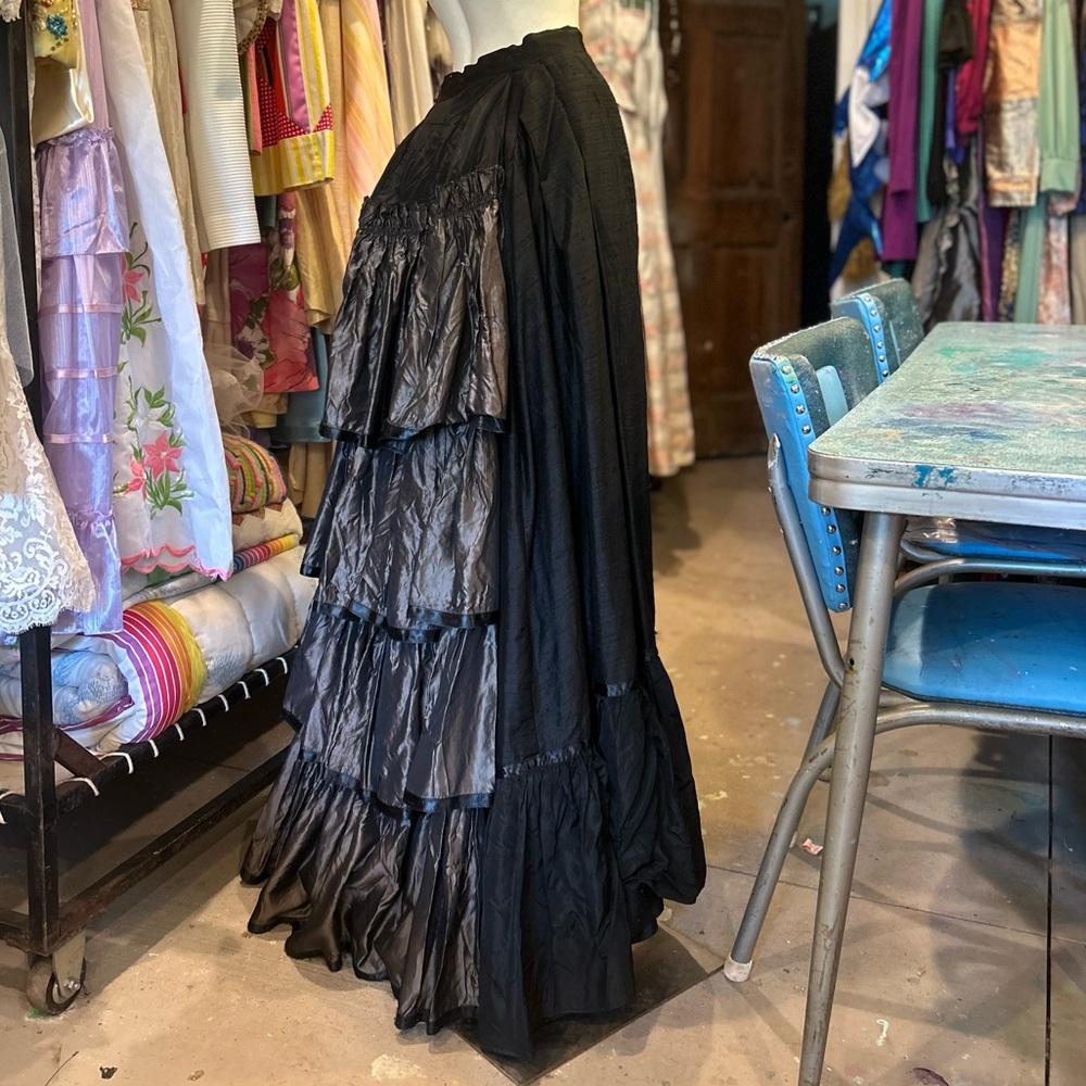 Victorian Vintage Bustle - Picture 3 of 11